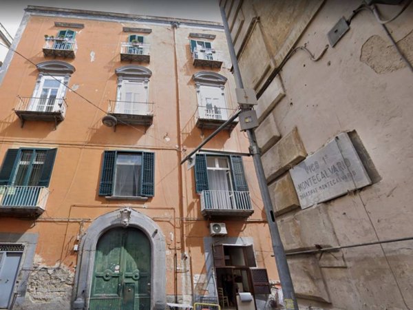 appartamento in vendita a Napoli in zona Montecalvario
