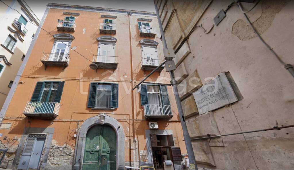 appartamento in vendita a Napoli in zona Montecalvario