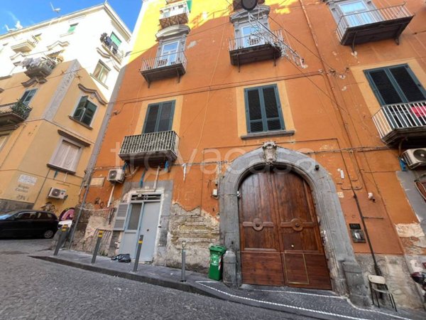 appartamento in vendita a Napoli in zona Montecalvario