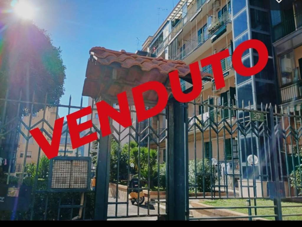 appartamento in vendita a Napoli in zona Fuorigrotta