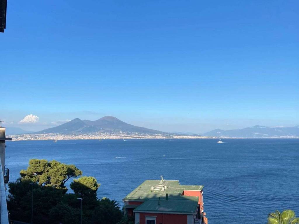 appartamento in vendita a Napoli in zona Posillipo