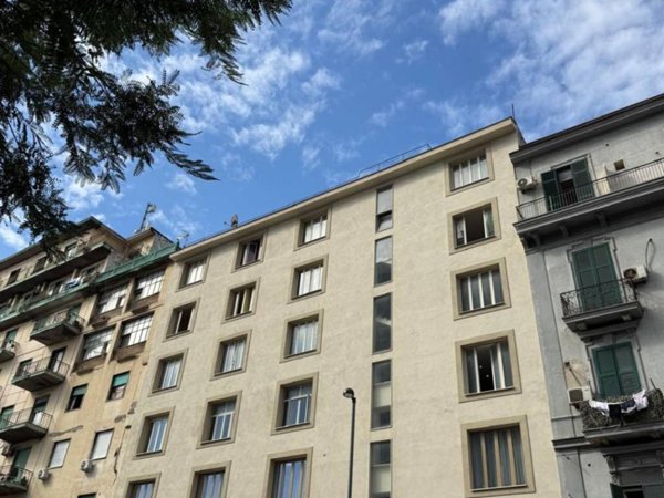 intera palazzina in vendita a Napoli in zona Vicaria