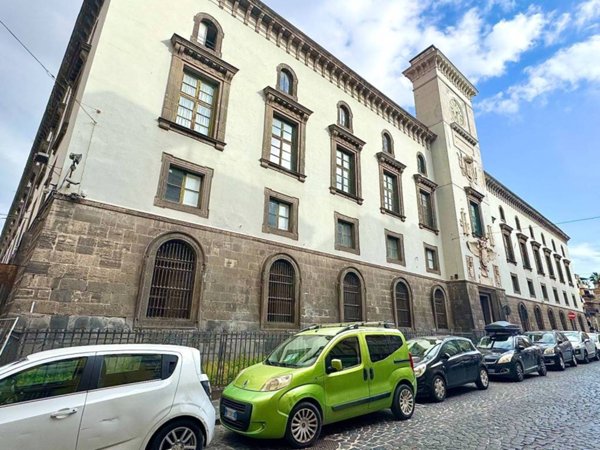 appartamento in vendita a Napoli in zona San Lorenzo