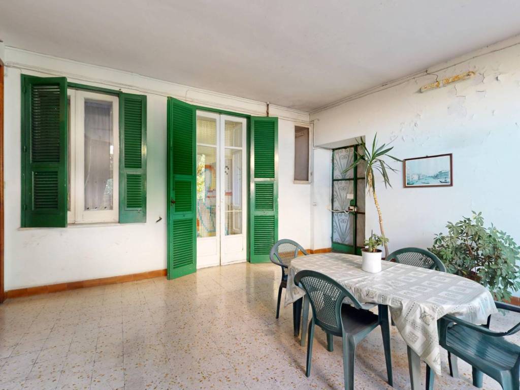 appartamento in vendita a Napoli in zona Barra