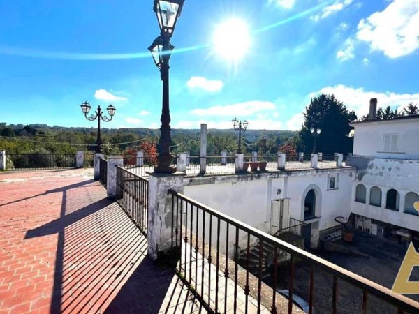 casa indipendente in vendita a Napoli in zona Piscinola