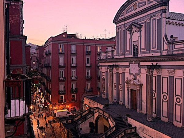 appartamento in vendita a Napoli in zona San Lorenzo