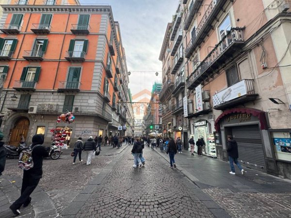 appartamento in vendita a Napoli in zona San Ferdinando