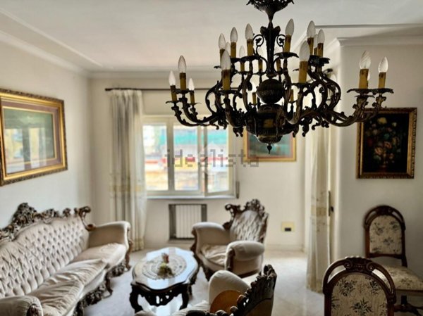 appartamento in vendita a Napoli in zona Vicaria