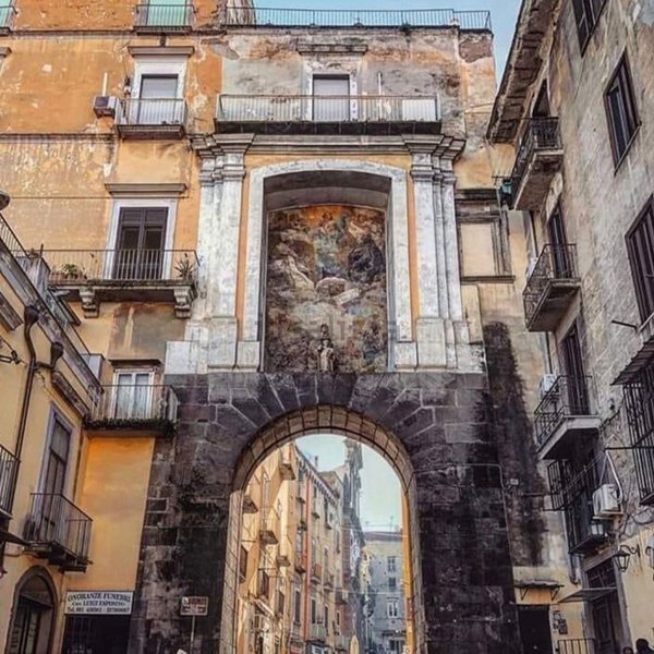 appartamento in vendita a Napoli in zona Pendino / San Giuseppe