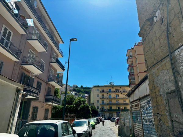 appartamento in vendita a Napoli in zona Fuorigrotta