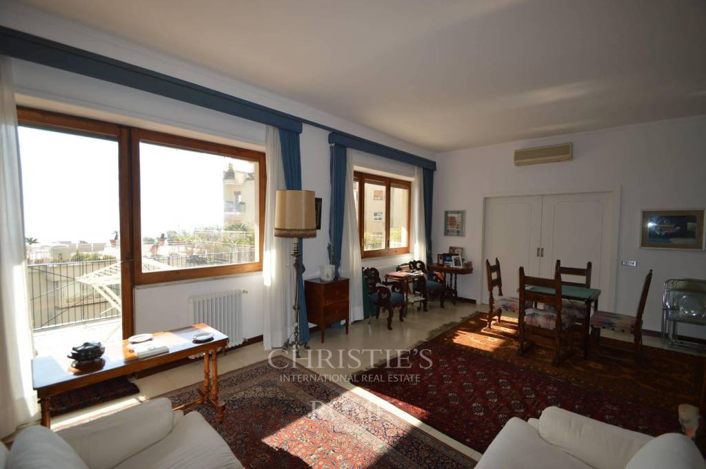 appartamento in vendita a Napoli in zona Posillipo