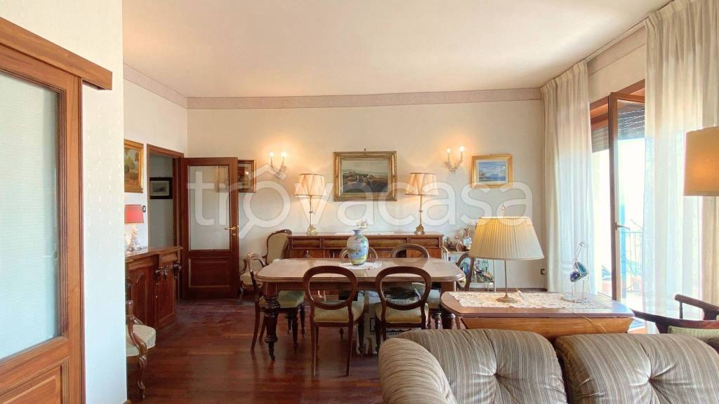 appartamento in vendita a Napoli in zona Posillipo