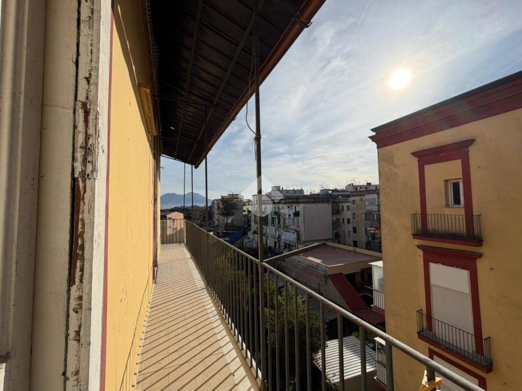 appartamento in vendita a Napoli in zona Secondigliano