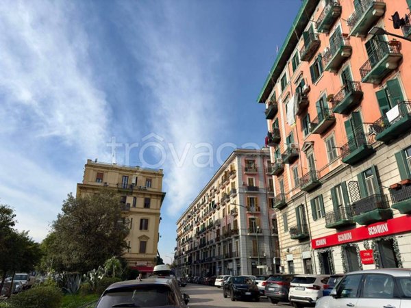 locale commerciale in vendita a Napoli in zona Fuorigrotta