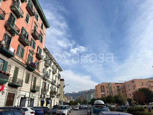 locale commerciale in vendita a Napoli in zona Fuorigrotta