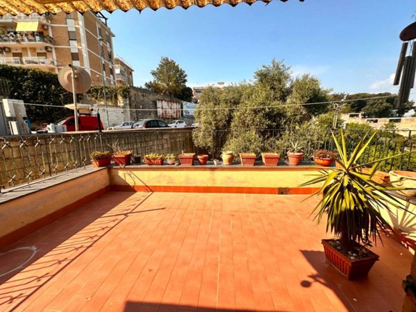 appartamento in vendita a Napoli in zona Posillipo