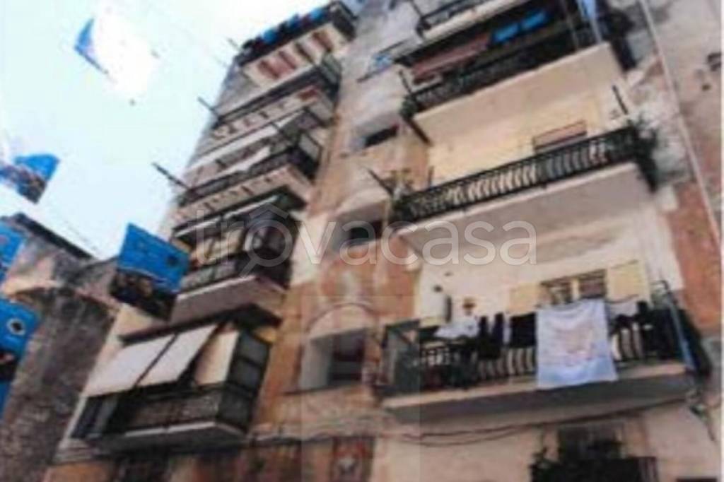 appartamento in vendita a Napoli in zona Mercato