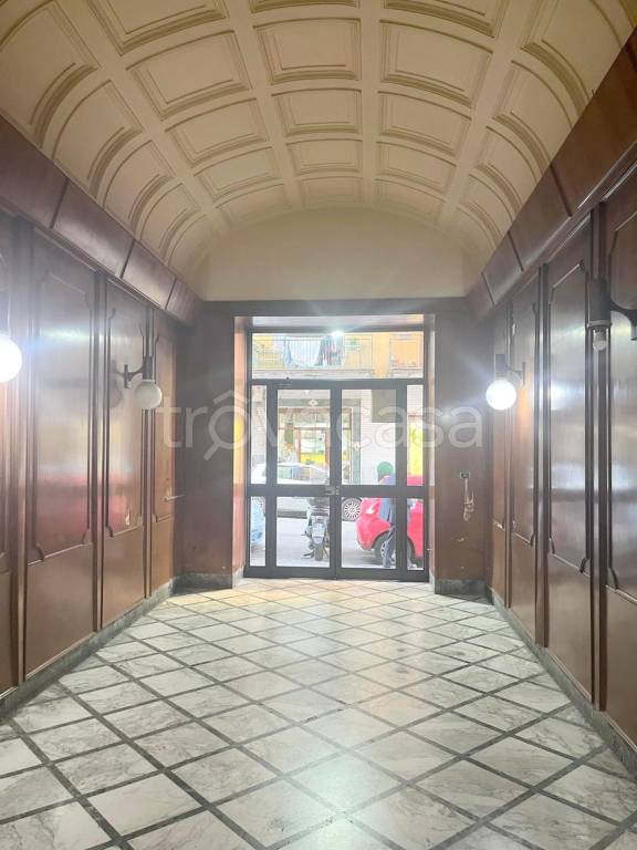 appartamento in vendita a Napoli in zona San Carlo all'Arena