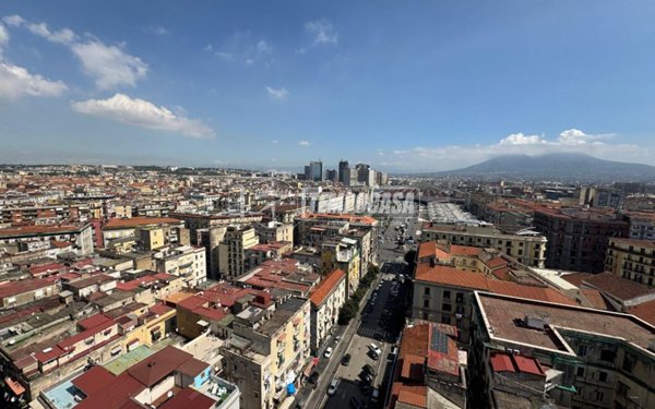 appartamento in vendita a Napoli in zona Pendino / San Giuseppe
