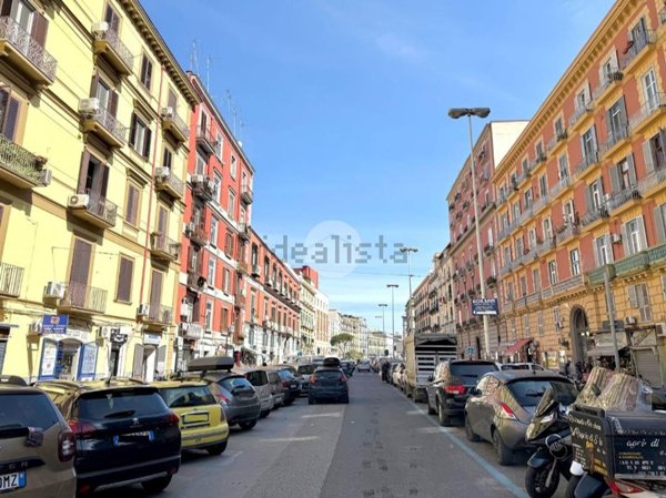 appartamento in vendita a Napoli in zona Chiaia