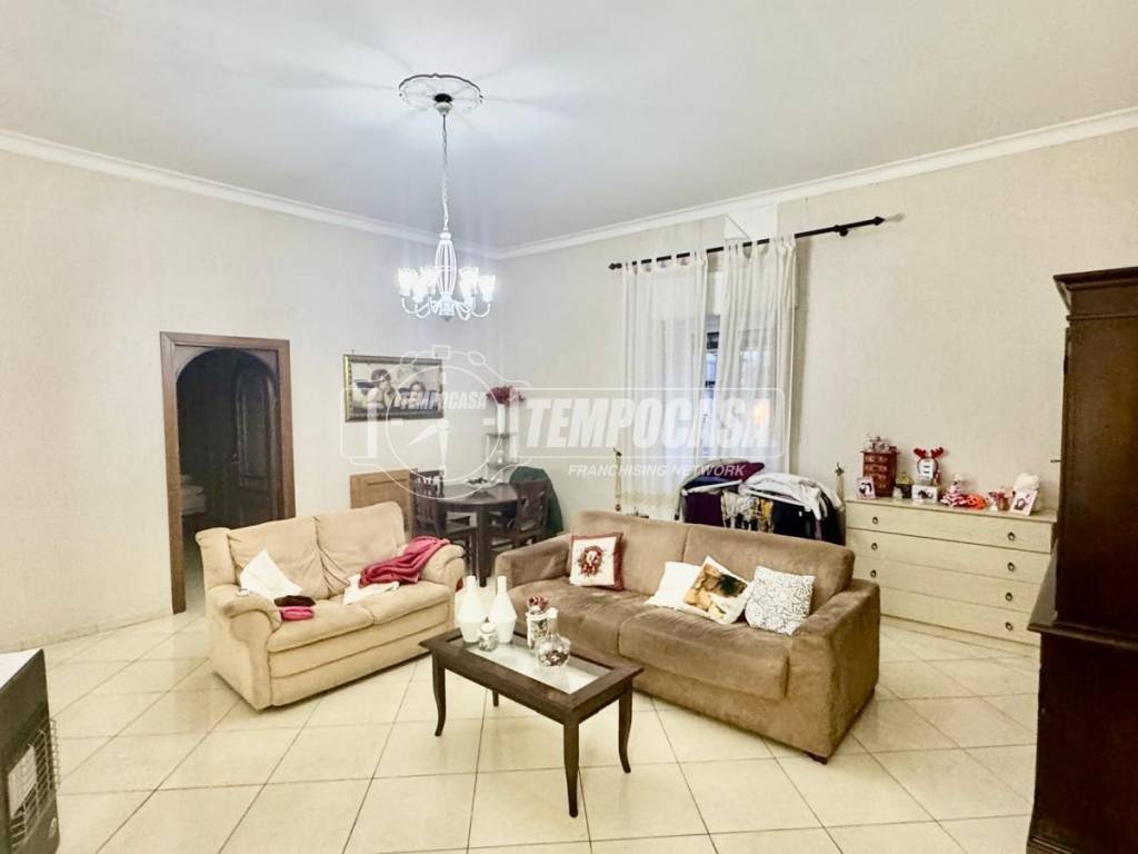 appartamento in vendita a Napoli in zona Stella