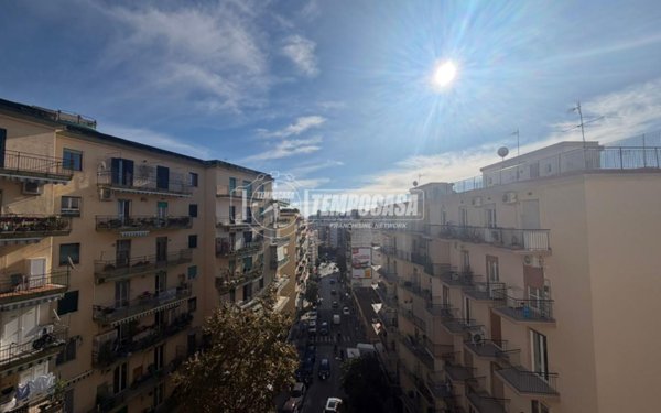 appartamento in vendita a Napoli in zona Arenella