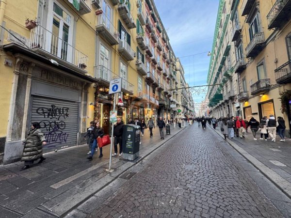 appartamento in vendita a Napoli in zona San Ferdinando
