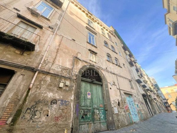 appartamento in vendita a Napoli in zona Stella