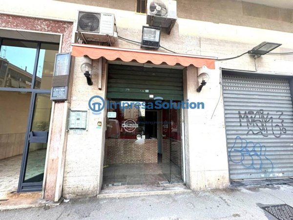 negozio in vendita a Napoli in zona Fuorigrotta
