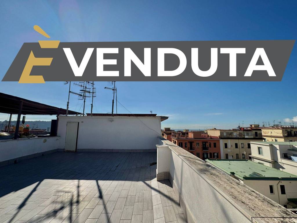 appartamento in vendita a Napoli in zona Bagnoli