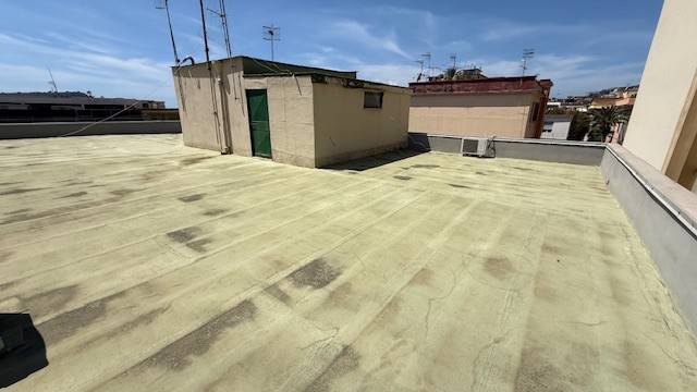 appartamento in vendita a Napoli in zona Bagnoli