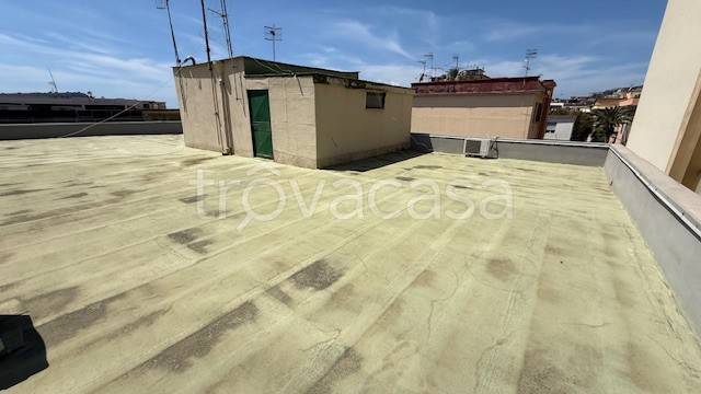 appartamento in vendita a Napoli in zona Bagnoli