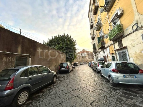appartamento in vendita a Napoli in zona San Carlo all'Arena