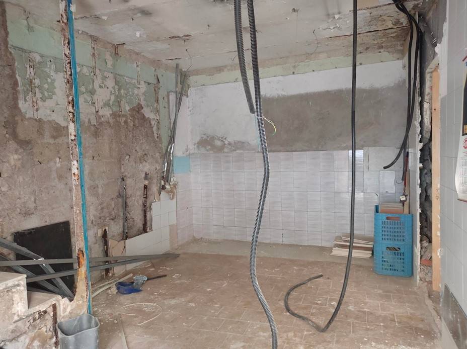 negozio in vendita a Napoli in zona Pendino / San Giuseppe