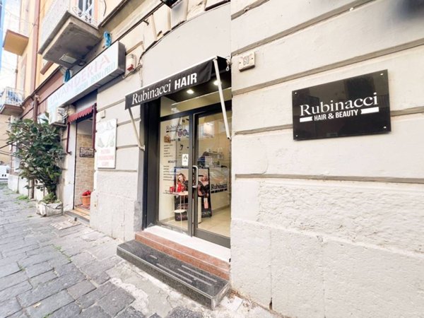 negozio in vendita a Napoli in zona Vicaria