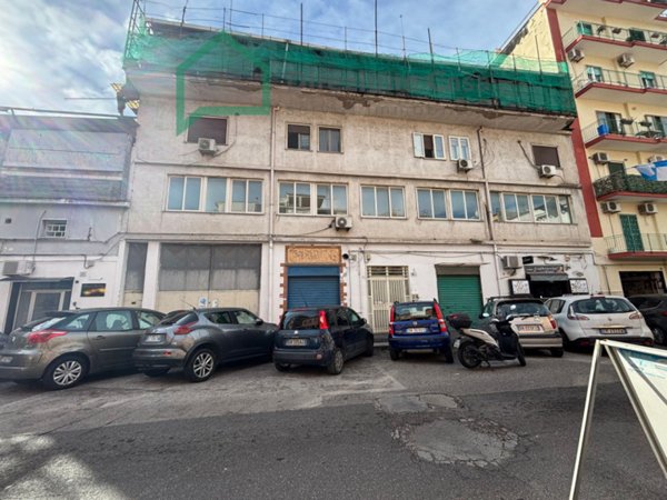 ufficio in vendita a Napoli in zona Vicaria