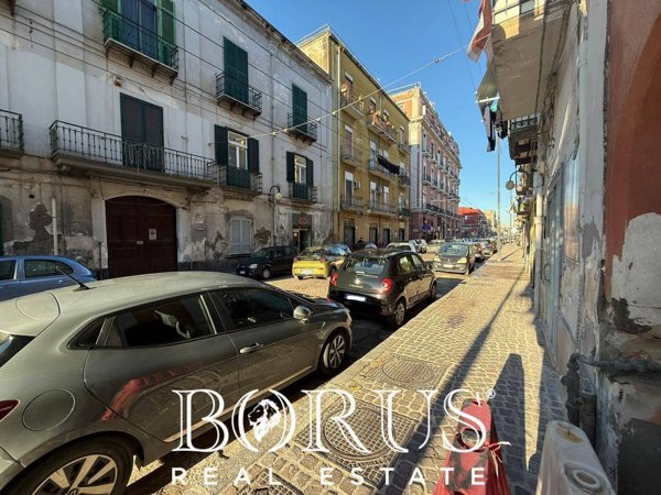 locale commerciale in vendita a Napoli in zona San Giovanni a Teduccio