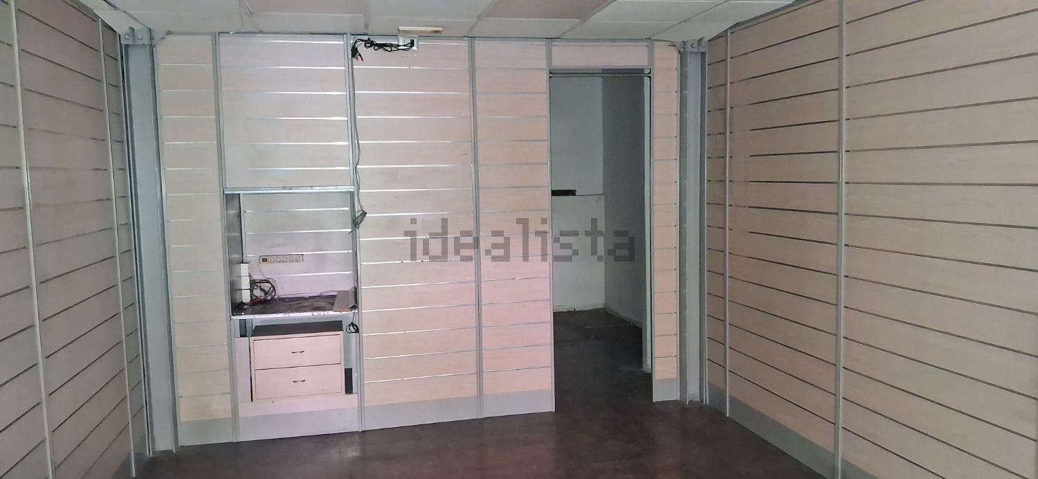 negozio in vendita a Napoli in zona Soccavo