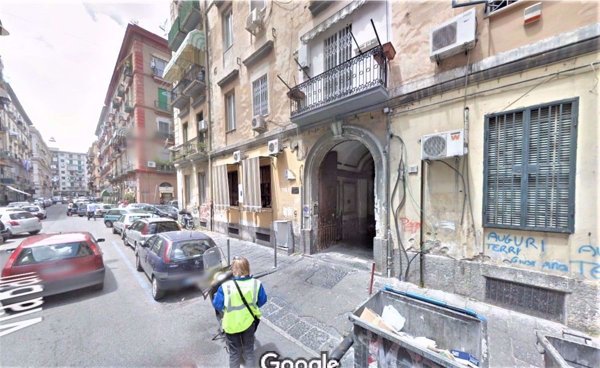 locale di sgombero in vendita a Napoli