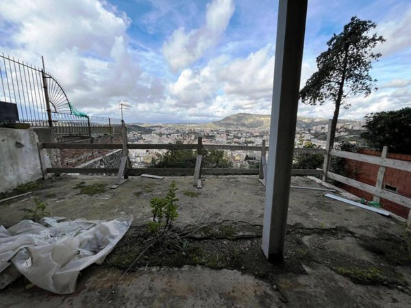 casa indipendente in vendita a Napoli in zona Posillipo