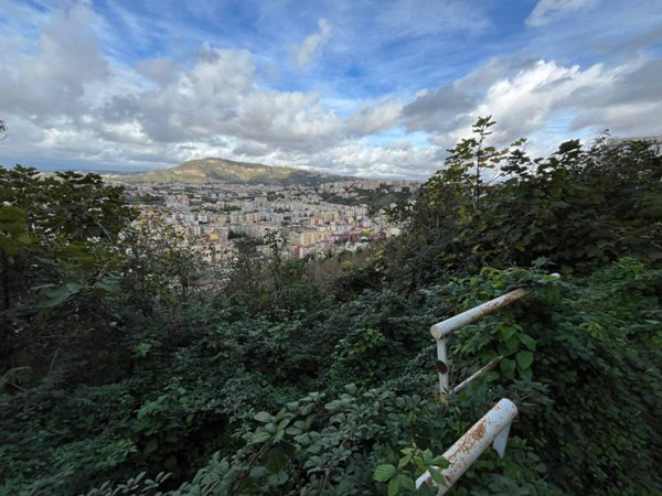 appartamento in vendita a Napoli in zona Posillipo