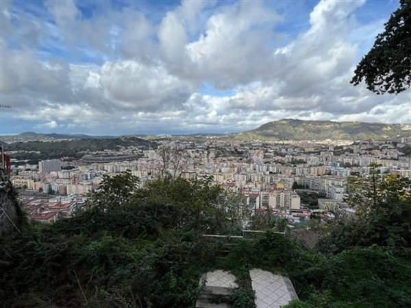appartamento in vendita a Napoli in zona Posillipo