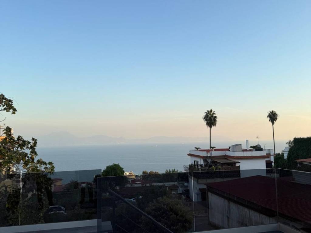 casa indipendente in vendita a Napoli in zona Posillipo