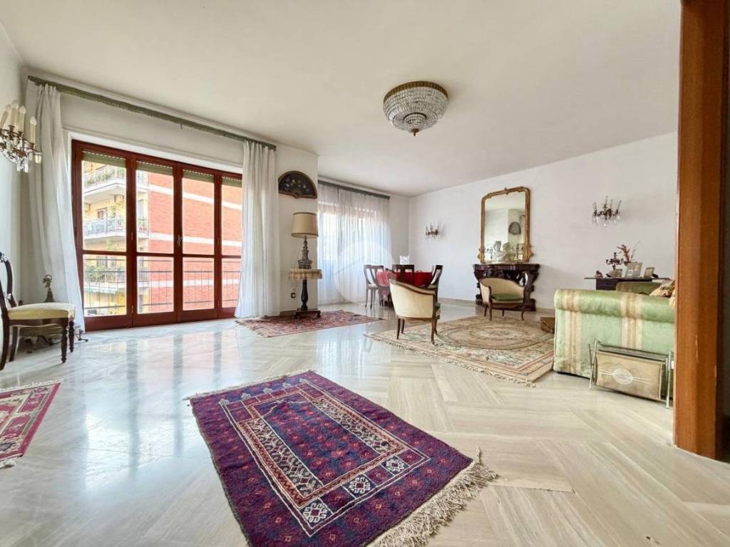 appartamento in vendita a Napoli in zona Vomero