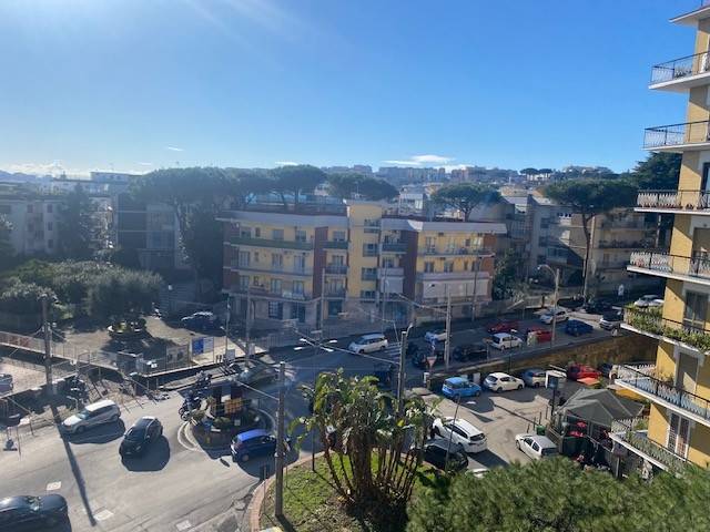 appartamento in vendita a Napoli in zona Capodimonte / Colli Aminei