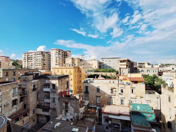 appartamento in vendita a Napoli in zona Avvocata