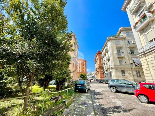 appartamento in vendita a Napoli in zona Poggioreale