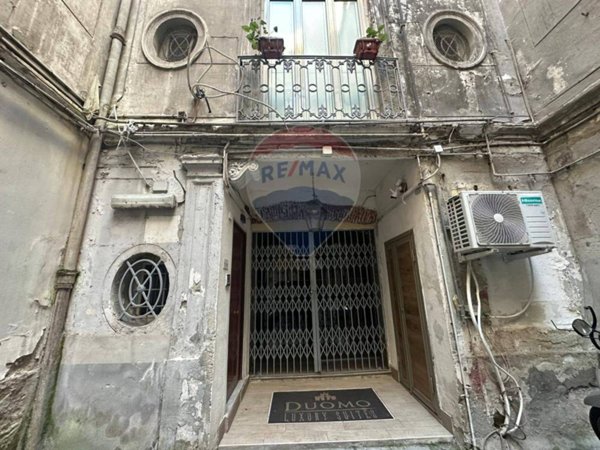 locale commerciale in vendita a Napoli in zona Pendino / San Giuseppe