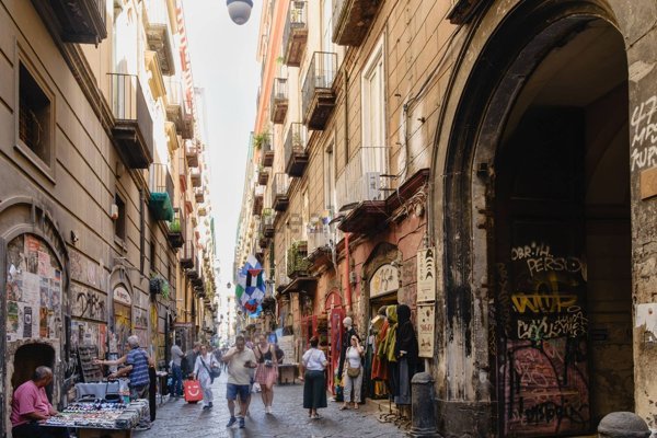 locale commerciale in vendita a Napoli