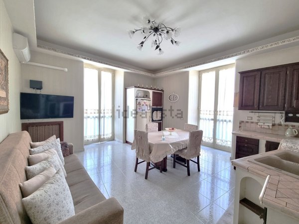 appartamento in vendita a Napoli in zona San Lorenzo